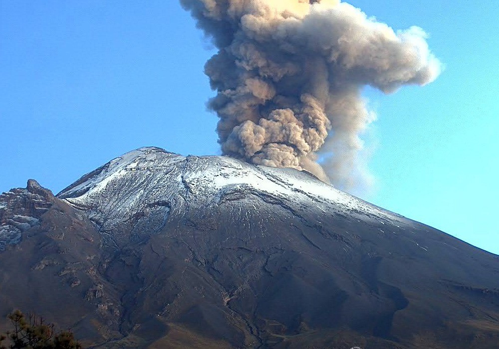 Popocatepetl Volcano - The most dangerous volcanoes in the world - infocake.net Popocatepetl Volcano - The most dangerous volcanoes in the world