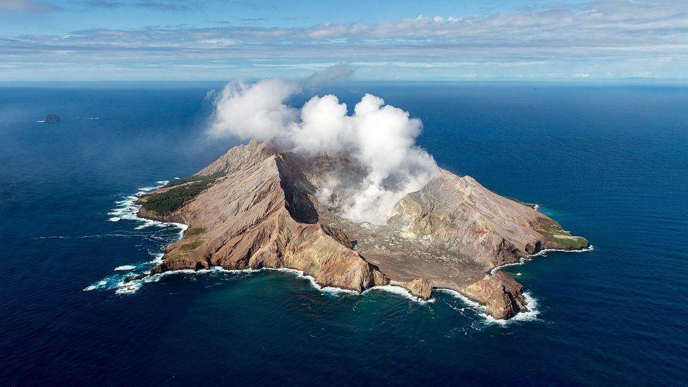 Taal Volcano, Philippines - The most dangerous volcanoes in the world - infocake Taal Volcano, Philippines - The most dangerous volcanoes in the world