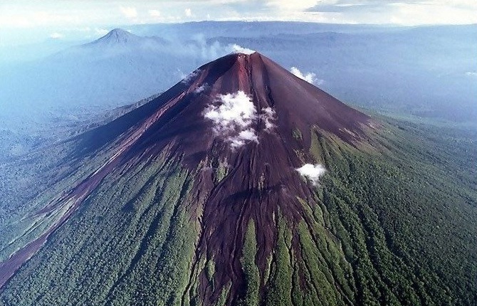Volcano Ulavun - The most dangerous volcanoes in the world - infocake.net Volcano Ulavun - The most dangerous volcanoes in the world