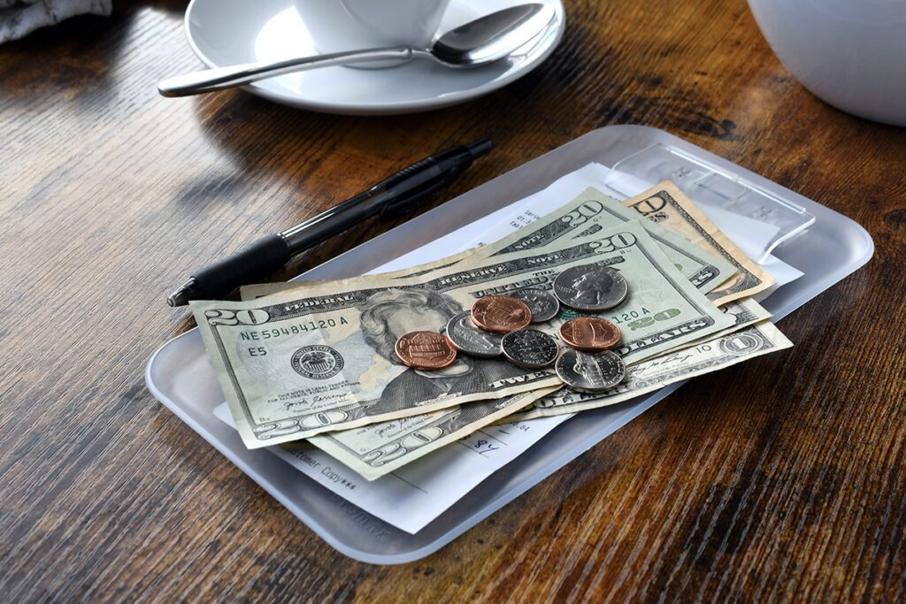 Tipping in restaurants in America - infocake.net Tipping in restaurants in America